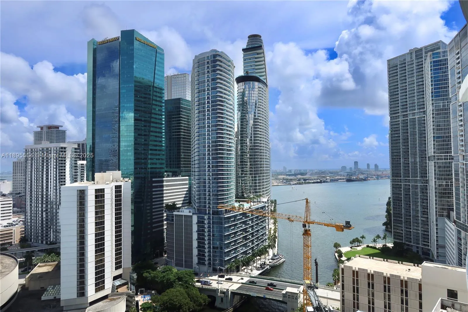 41 Se 5th St 1611, Miami, Florida 33131, Miami, Florida 33131, 1 Bedroom Bedrooms, ,1 BathroomBathrooms,Residential Lease,For Rent,41 Se 5th St 1611, Miami, Florida 33131,A11895554
