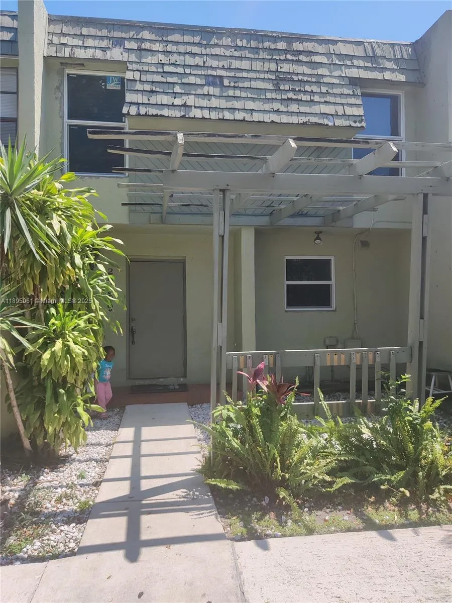 20509 Nw 15th Ave 5-2, Miami Gardens, Florida 3316, Miami Gardens, Florida 33169, 3 Bedrooms Bedrooms, ,2 BathroomsBathrooms,Residential,For Sale,20509 Nw 15th Ave 5-2, Miami Gardens, Florida 3316,A11895061