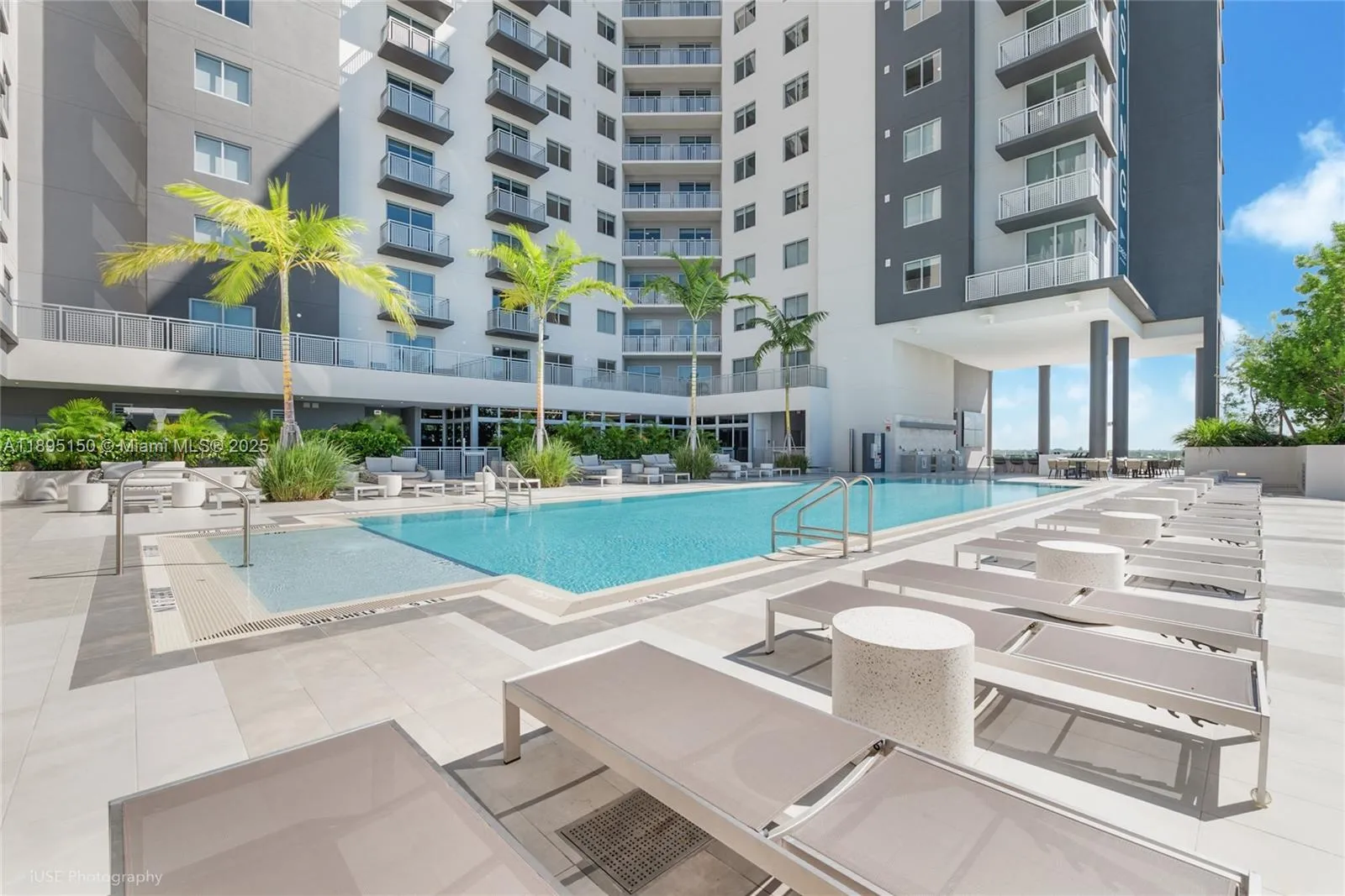 9600 S Dixie Hwy C1, Miami, Florida 33156, Miami, Florida 33156, 3 Bedrooms Bedrooms, ,2 BathroomsBathrooms,Residential Lease,For Rent,9600 S Dixie Hwy C1, Miami, Florida 33156,A11895150