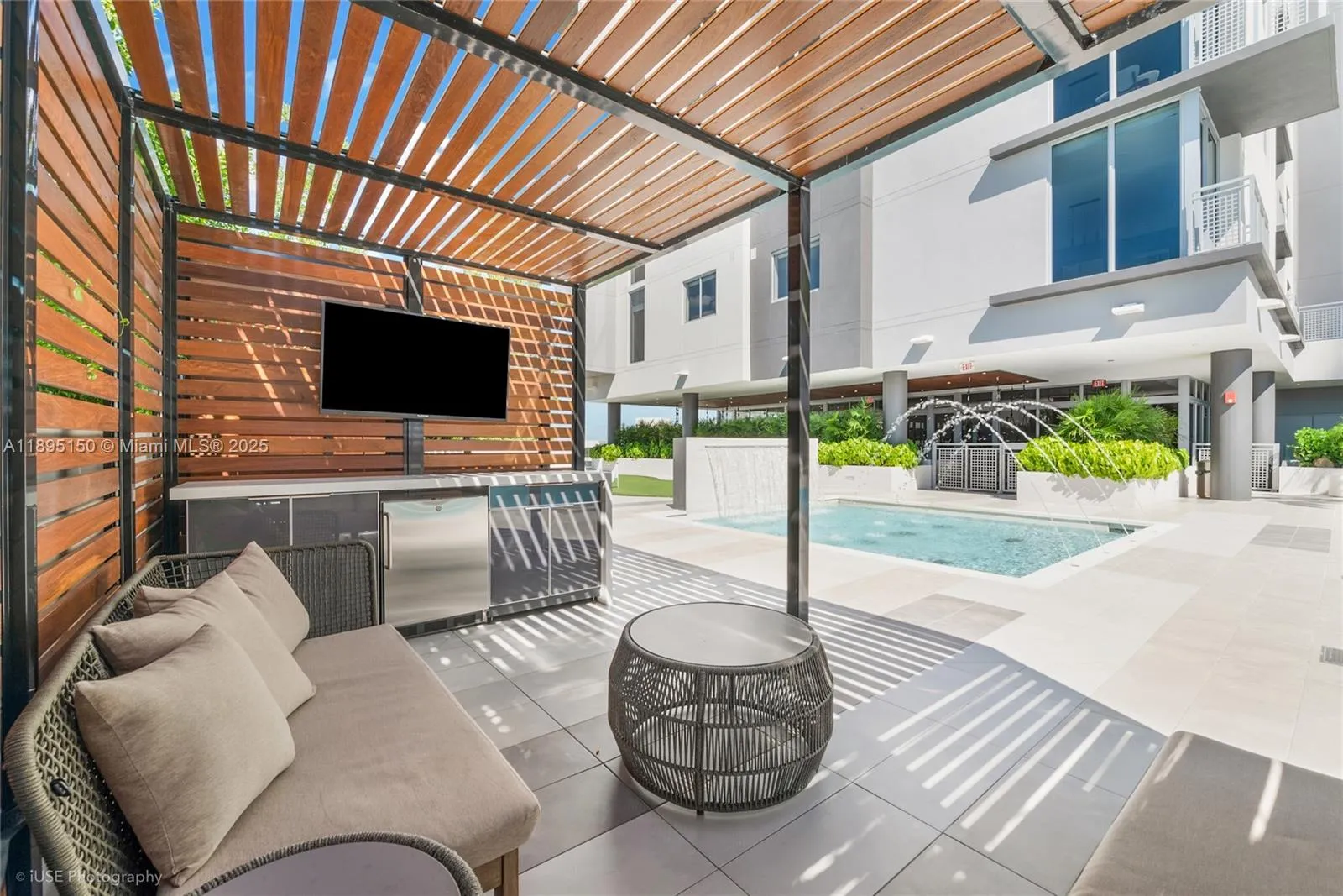 9600 S Dixie Hwy C1, Miami, Florida 33156, Miami, Florida 33156, 3 Bedrooms Bedrooms, ,2 BathroomsBathrooms,Residential Lease,For Rent,9600 S Dixie Hwy C1, Miami, Florida 33156,A11895150