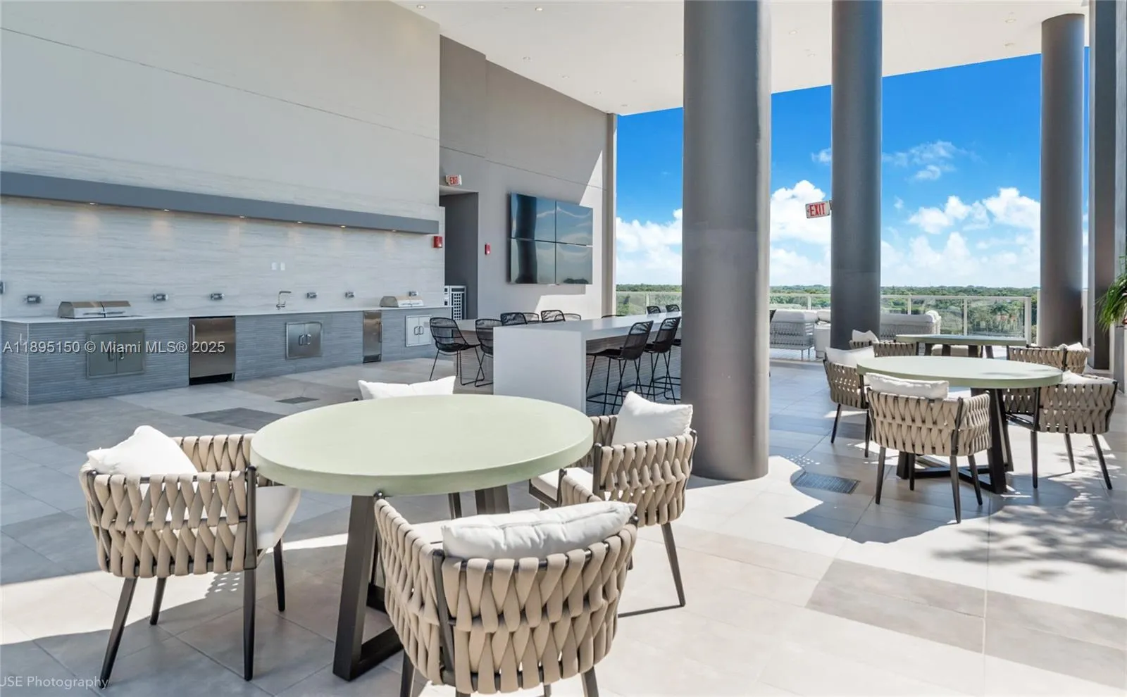 9600 S Dixie Hwy C1, Miami, Florida 33156, Miami, Florida 33156, 3 Bedrooms Bedrooms, ,2 BathroomsBathrooms,Residential Lease,For Rent,9600 S Dixie Hwy C1, Miami, Florida 33156,A11895150