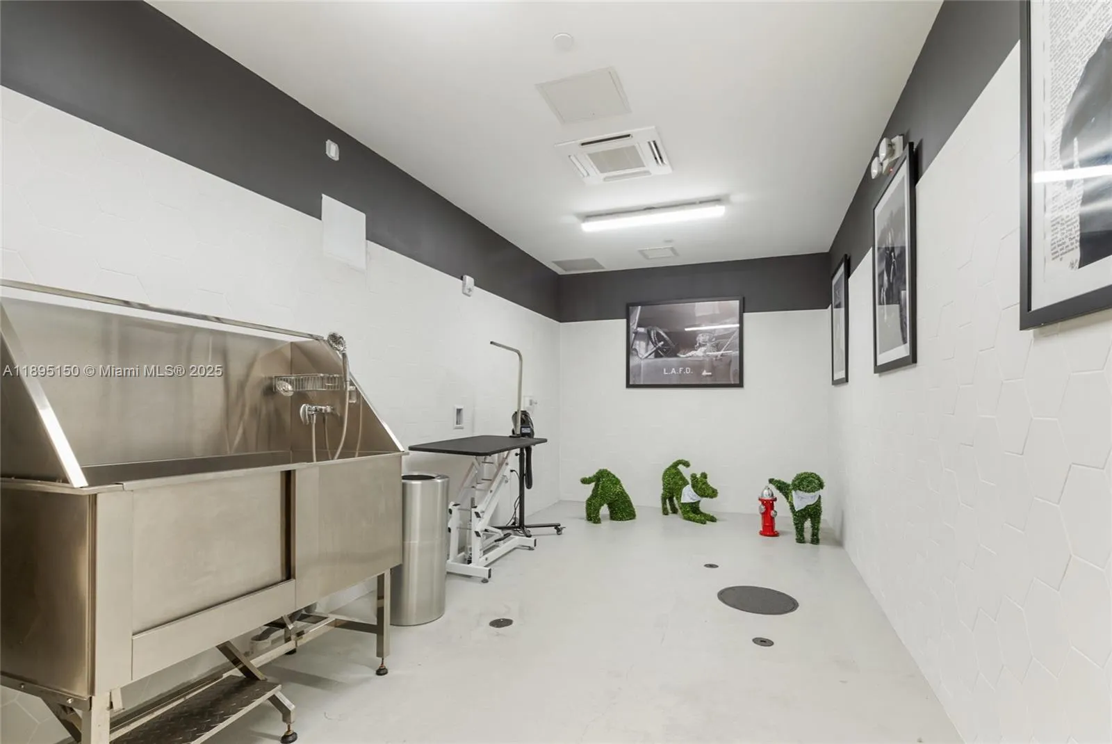 9600 S Dixie Hwy C1, Miami, Florida 33156, Miami, Florida 33156, 3 Bedrooms Bedrooms, ,2 BathroomsBathrooms,Residential Lease,For Rent,9600 S Dixie Hwy C1, Miami, Florida 33156,A11895150