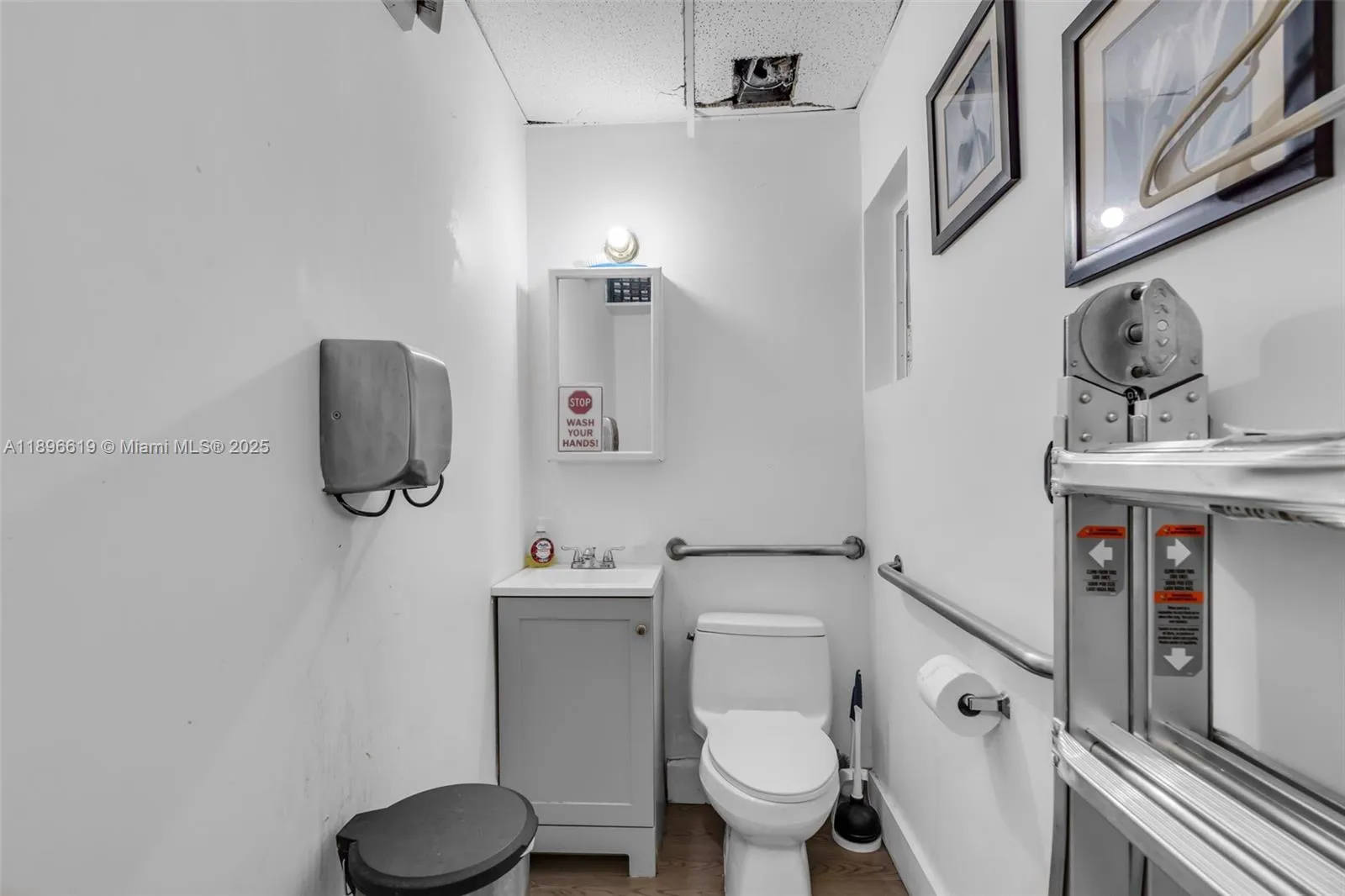 5737 Sw 8th St, Miami, Florida 33144, Miami, Florida 33144, ,Business Opportunity,For Sale,5737 Sw 8th St, Miami, Florida 33144,A11896619