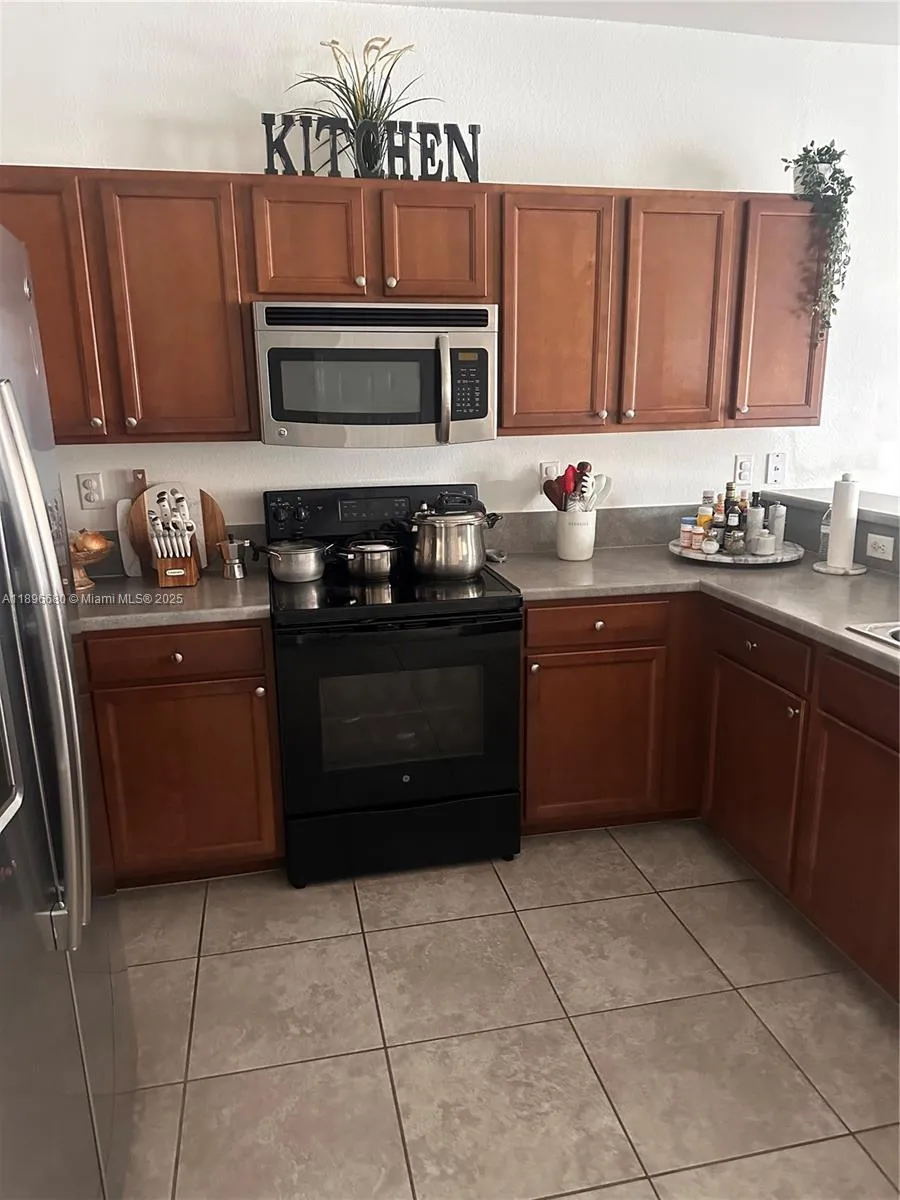 8867 W 35th Way, Hialeah, Florida 33018, Hialeah, Florida 33018, 2 Bedrooms Bedrooms, ,2 BathroomsBathrooms,Residential,For Sale,8867 W 35th Way, Hialeah, Florida 33018,A11896680