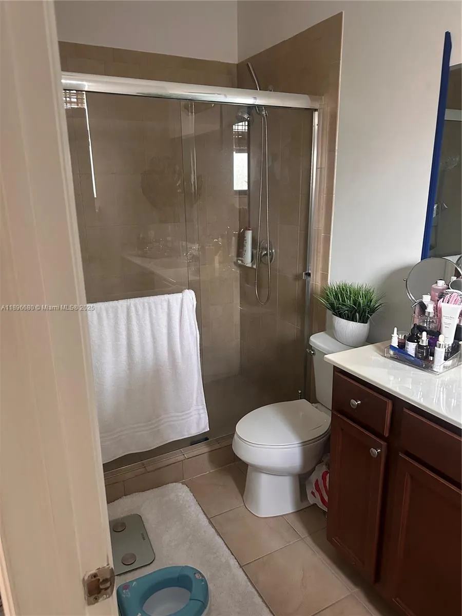 8867 W 35th Way, Hialeah, Florida 33018, Hialeah, Florida 33018, 2 Bedrooms Bedrooms, ,2 BathroomsBathrooms,Residential,For Sale,8867 W 35th Way, Hialeah, Florida 33018,A11896680