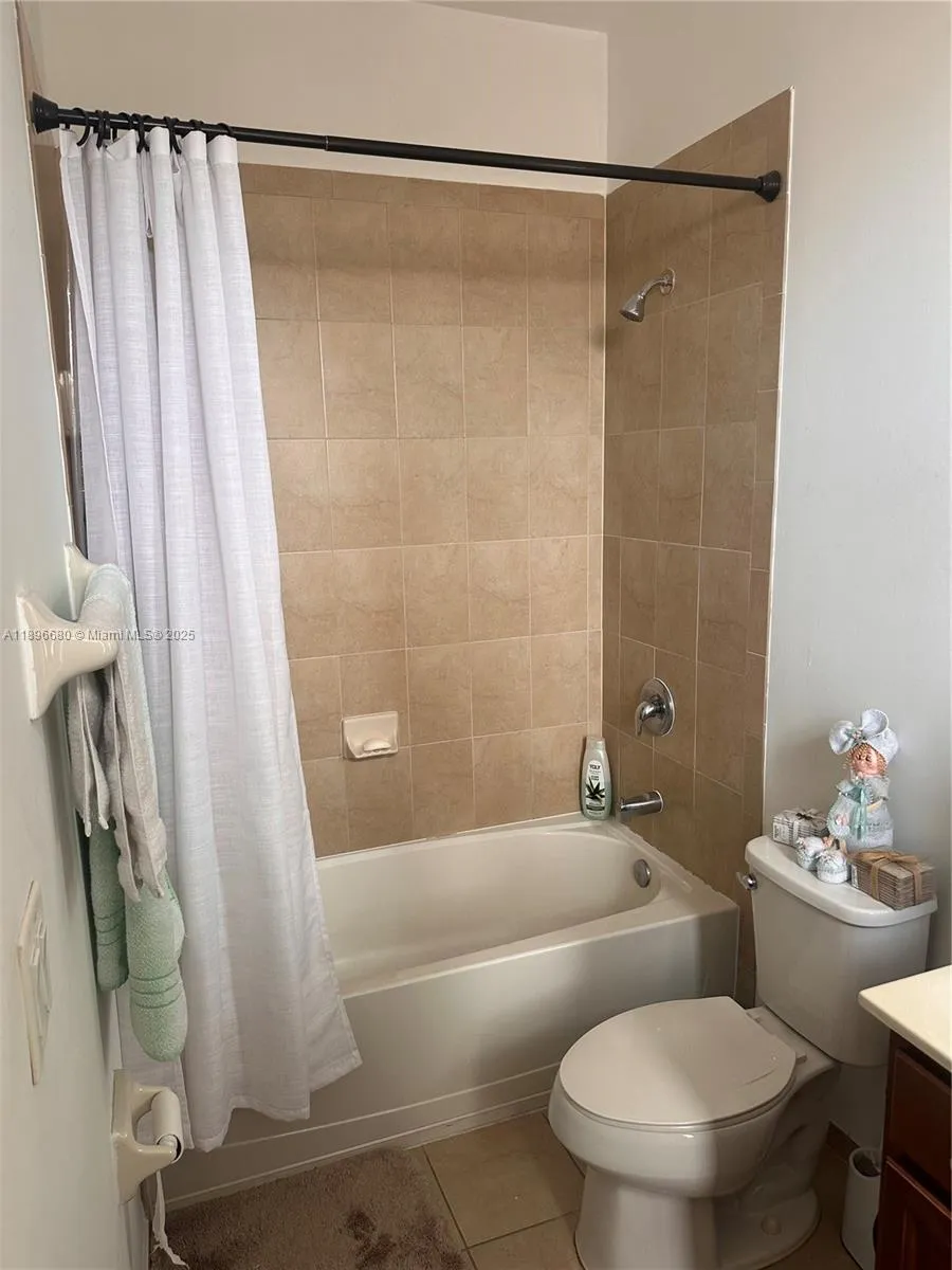 8867 W 35th Way, Hialeah, Florida 33018, Hialeah, Florida 33018, 2 Bedrooms Bedrooms, ,2 BathroomsBathrooms,Residential,For Sale,8867 W 35th Way, Hialeah, Florida 33018,A11896680