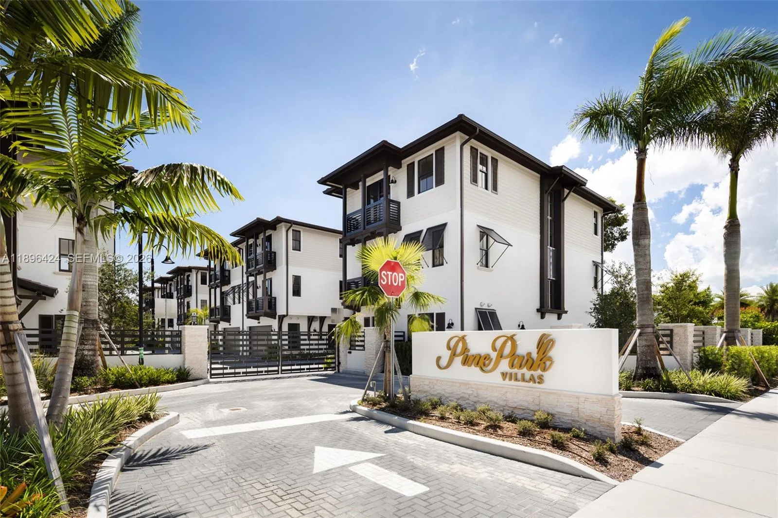 7498 Sw 100th Street 8, Pinecrest, Florida 33156, Pinecrest, Florida 33156, 4 Bedrooms Bedrooms, ,3 BathroomsBathrooms,Residential Lease,For Rent,7498 Sw 100th Street 8, Pinecrest, Florida 33156,A11896424