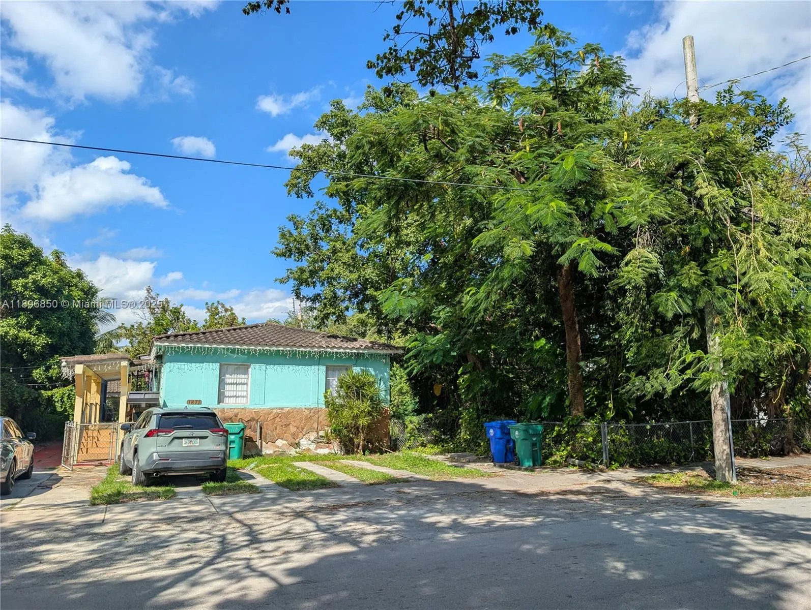 1871 Nw 18th Ter, Miami, Florida 33125, Miami, Florida 33125, ,Residential Income,For Sale,1871 Nw 18th Ter, Miami, Florida 33125,A11896850