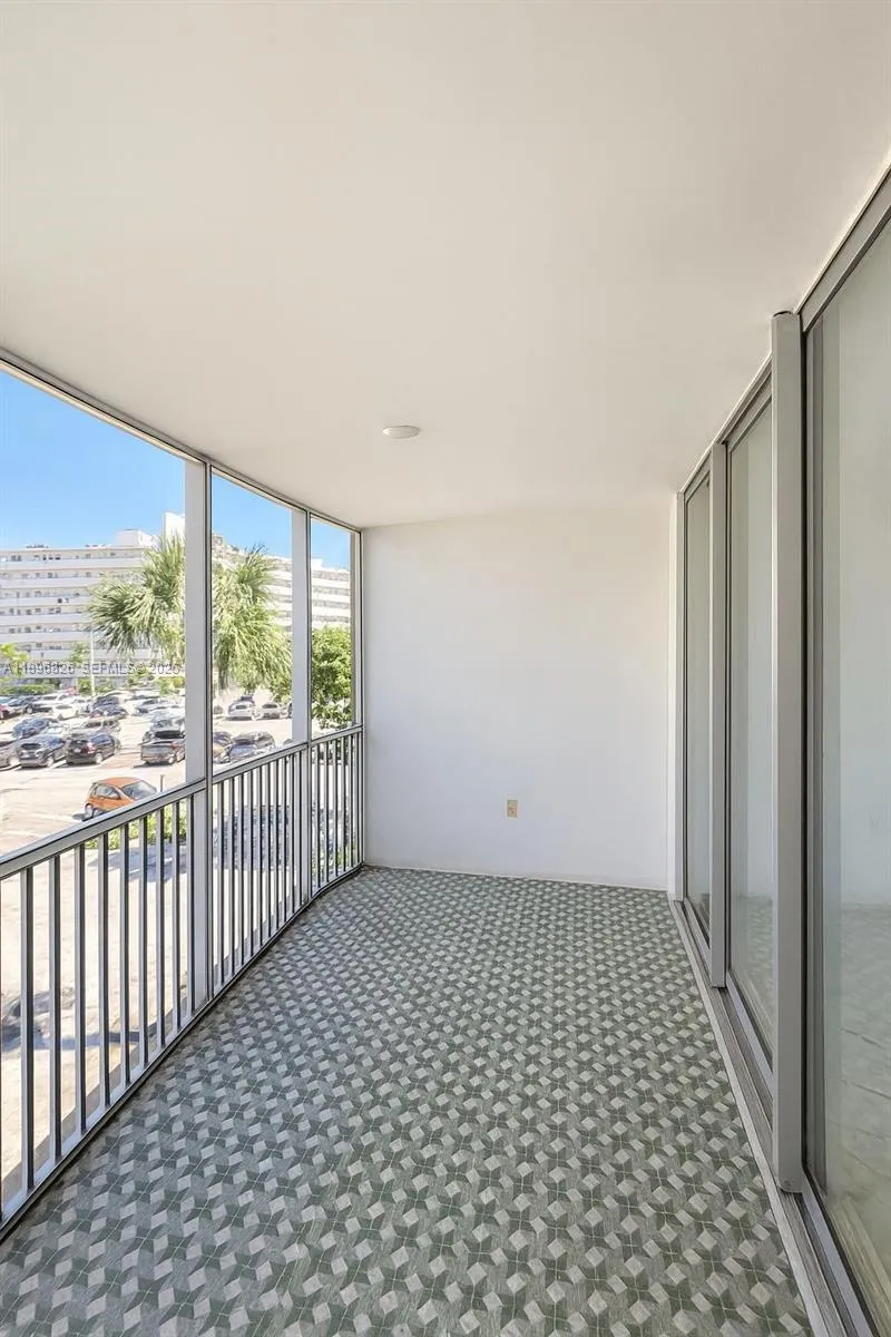 1710 Ne 191st St 307-3, Miami, Florida 33179, Miami, Florida 33179, 1 Bedroom Bedrooms, ,1 BathroomBathrooms,Residential,For Sale,1710 Ne 191st St 307-3, Miami, Florida 33179,A11896826