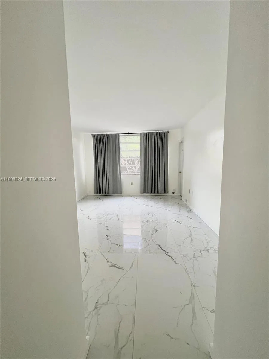 1710 Ne 191st St 307-3, Miami, Florida 33179, Miami, Florida 33179, 1 Bedroom Bedrooms, ,1 BathroomBathrooms,Residential,For Sale,1710 Ne 191st St 307-3, Miami, Florida 33179,A11896826