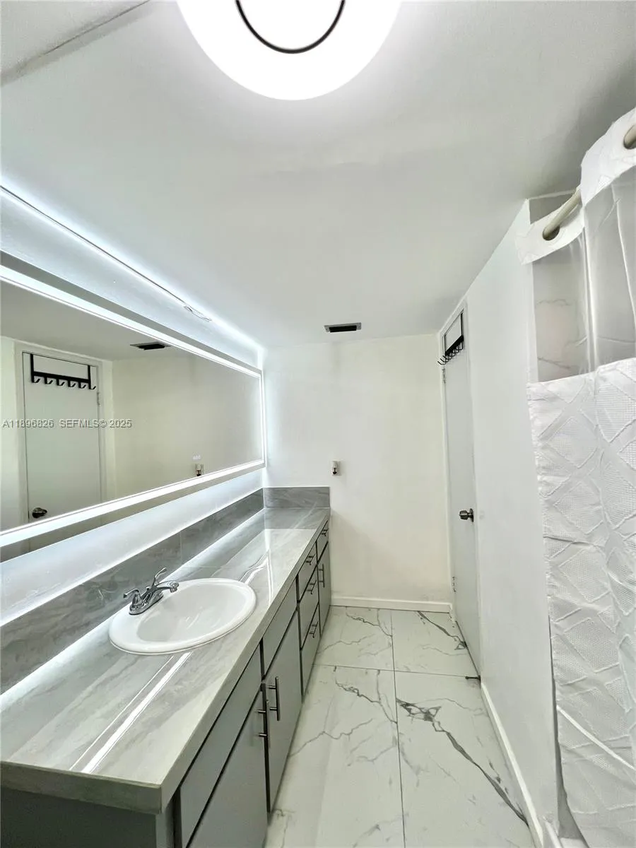 1710 Ne 191st St 307-3, Miami, Florida 33179, Miami, Florida 33179, 1 Bedroom Bedrooms, ,1 BathroomBathrooms,Residential,For Sale,1710 Ne 191st St 307-3, Miami, Florida 33179,A11896826