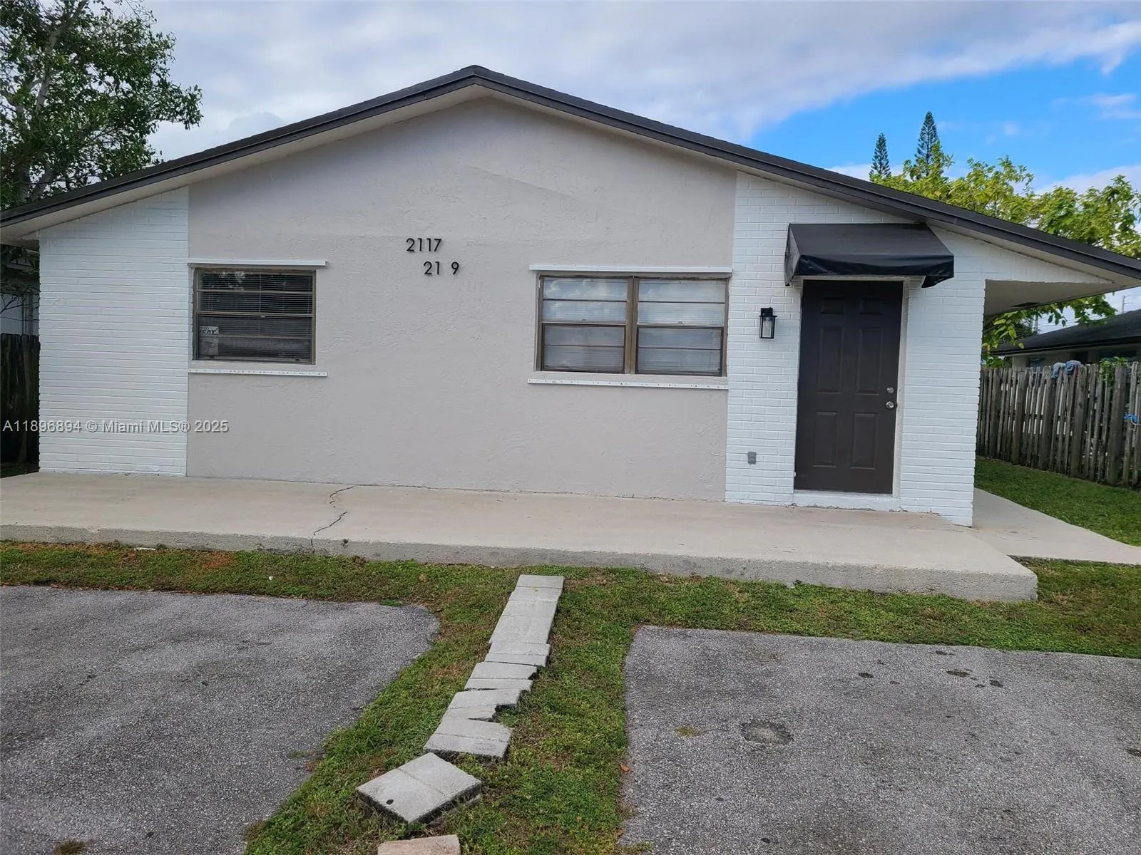 2117 Liberty St Front, Hollywood, Florida 33020, Hollywood, Florida 33020, 2 Bedrooms Bedrooms, ,1 BathroomBathrooms,Residential Lease,For Rent,2117 Liberty St Front, Hollywood, Florida 33020,A11896894 2117 Liberty St Front, Hollywood, Florida 33020, Hollywood, Florida 33020, 2 Bedrooms Bedrooms, ,1 BathroomBathrooms,Residential Lease,For Rent,2117 Liberty St Front, Hollywood, Florida 33020,A11896894