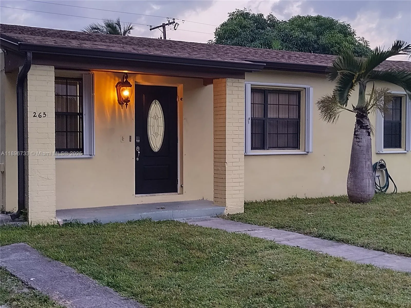 265 Nw 190 Street, Miami Gardens, Florida 33169, Miami Gardens, Florida 33169, 4 Bedrooms Bedrooms, ,2 BathroomsBathrooms,Residential,For Sale,265 Nw 190 Street, Miami Gardens, Florida 33169,A11896733