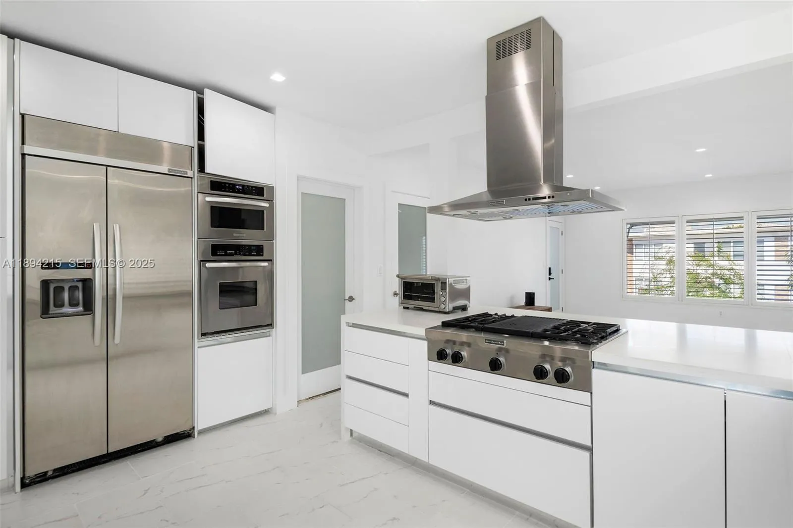 3909 Garden Avenue, Miami Beach, Florida 33140, Miami Beach, Florida 33140, ,Residential Income,For Sale,3909 Garden Avenue, Miami Beach, Florida 33140,A11894215