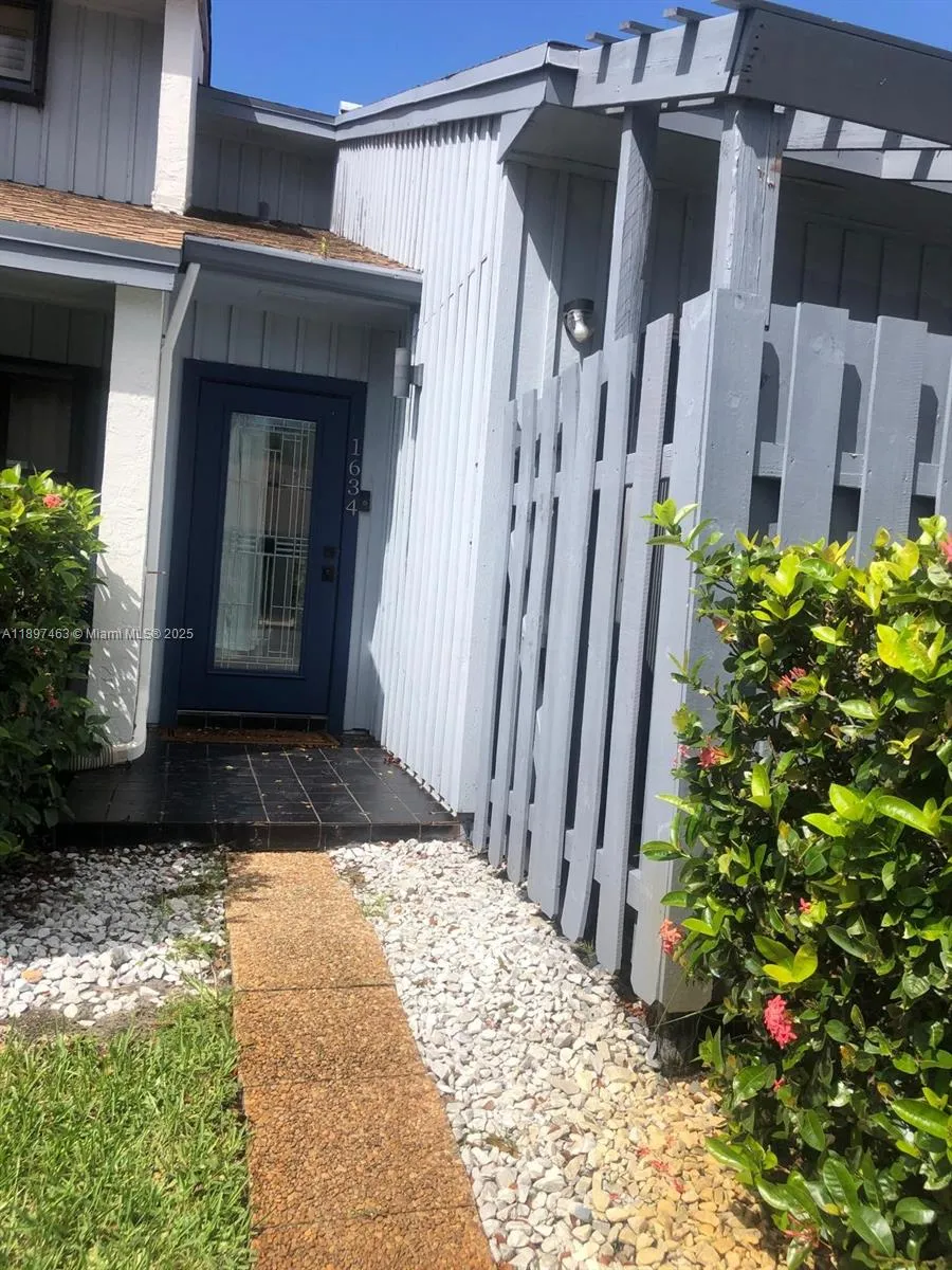 1634 N 15th Terrace, Hollywood, Florida 33020, Hollywood, Florida 33020, 2 Bedrooms Bedrooms, ,2 BathroomsBathrooms,Residential Lease,For Rent,1634 N 15th Terrace, Hollywood, Florida 33020,A11897463 1634 N 15th Terrace, Hollywood, Florida 33020, Hollywood, Florida 33020, 2 Bedrooms Bedrooms, ,2 BathroomsBathrooms,Residential Lease,For Rent,1634 N 15th Terrace, Hollywood, Florida 33020,A11897463