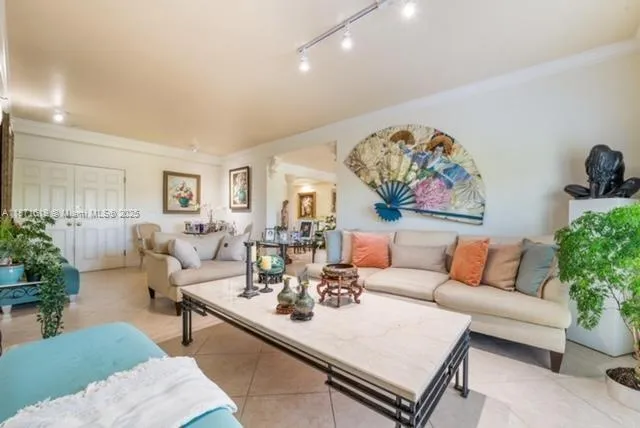 1400 Salzedo St 305, Coral Gables, Florida 33134, Coral Gables, Florida 33134, 3 Bedrooms Bedrooms, ,4 BathroomsBathrooms,Residential,For Sale,1400 Salzedo St 305, Coral Gables, Florida 33134,A11871619