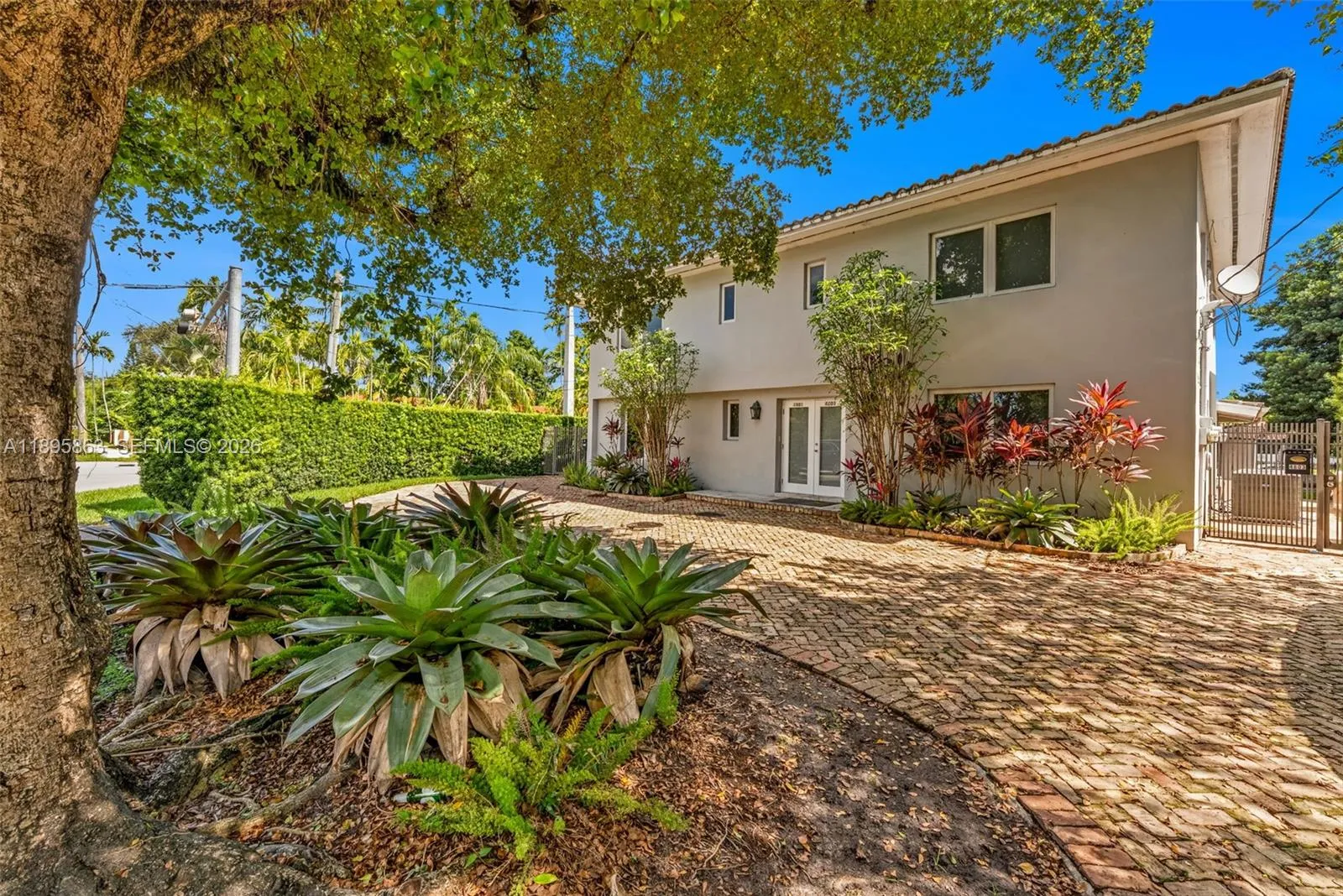 4801 University Dr, Coral Gables, Florida 33146, Coral Gables, Florida 33146, ,Residential Income,For Sale,4801 University Dr, Coral Gables, Florida 33146,A11895863