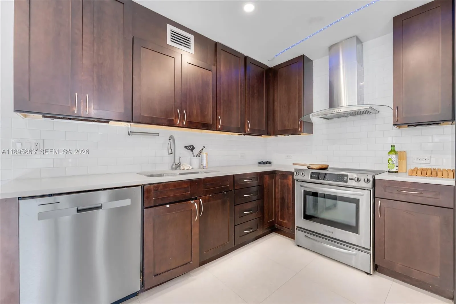 4801 University Dr, Coral Gables, Florida 33146, Coral Gables, Florida 33146, ,Residential Income,For Sale,4801 University Dr, Coral Gables, Florida 33146,A11895863