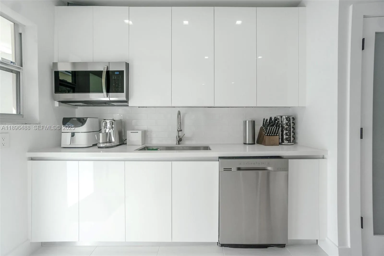 3909 Garden Ave, Miami Beach, Florida 33140, Miami Beach, Florida 33140, ,Commercial Sale,For Sale,3909 Garden Ave, Miami Beach, Florida 33140,A11896488