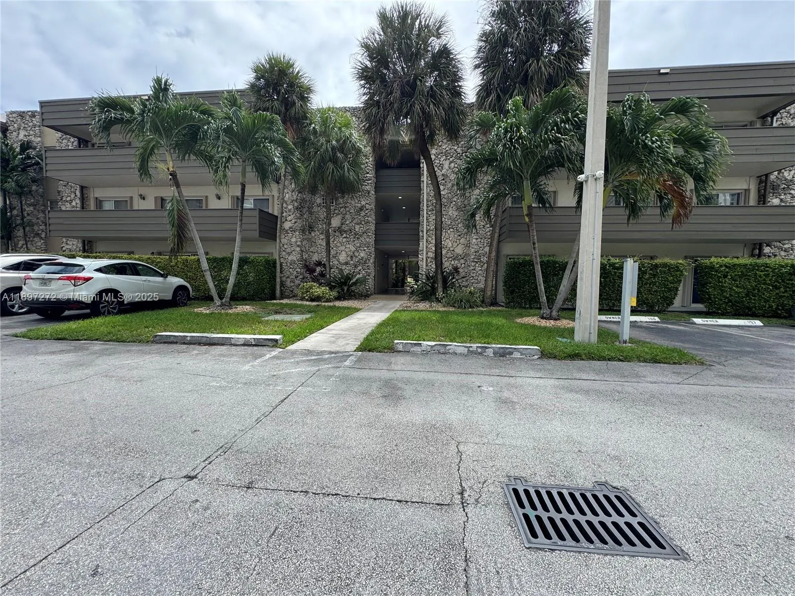 8315 Sw 72nd Ave 101b, Miami, Florida 33143, Miami, Florida 33143, 2 Bedrooms Bedrooms, ,2 BathroomsBathrooms,Residential Lease,For Rent,8315 Sw 72nd Ave 101b, Miami, Florida 33143,A11897272