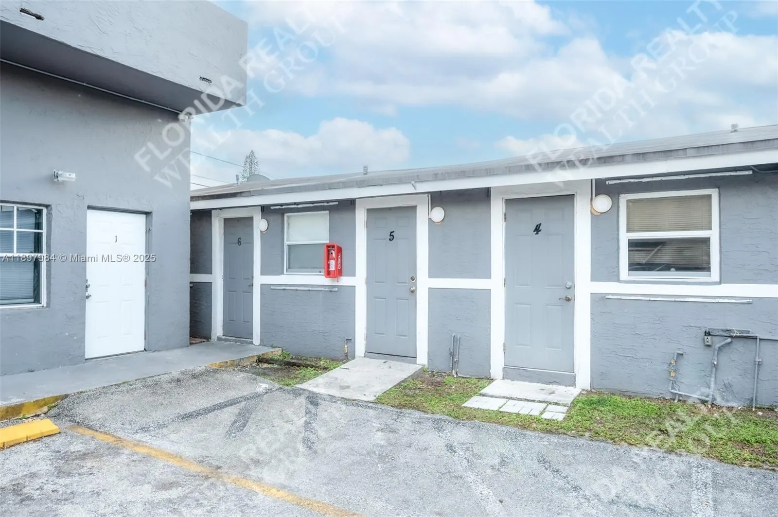 West Park, Florida 33021, ,Residential Income,For Sale,A11897984