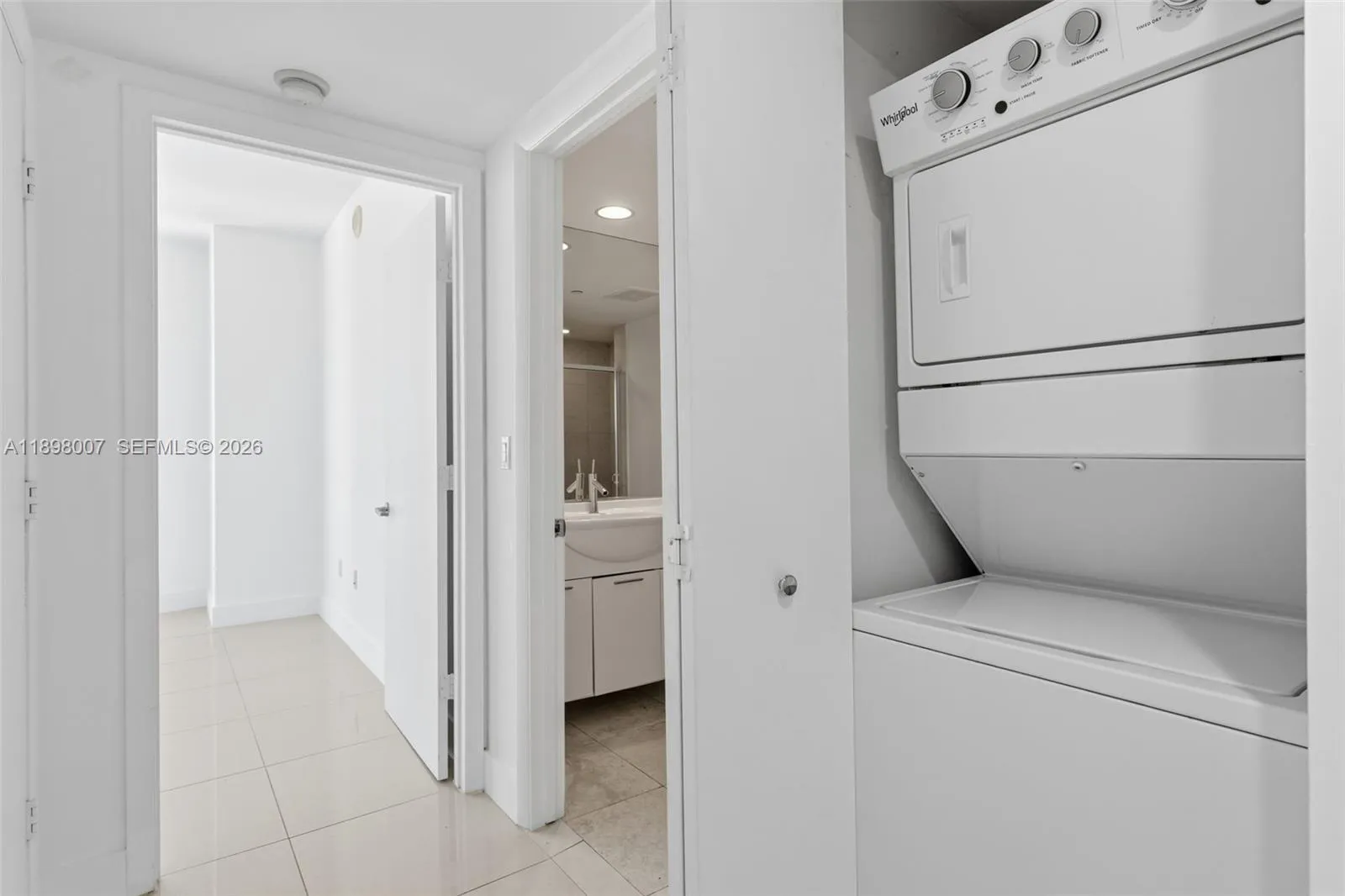 465 Brickell Ave 1602, Miami, Florida 33131, Miami, Florida 33131, 2 Bedrooms Bedrooms, ,2 BathroomsBathrooms,Residential,For Sale,465 Brickell Ave 1602, Miami, Florida 33131,A11898007