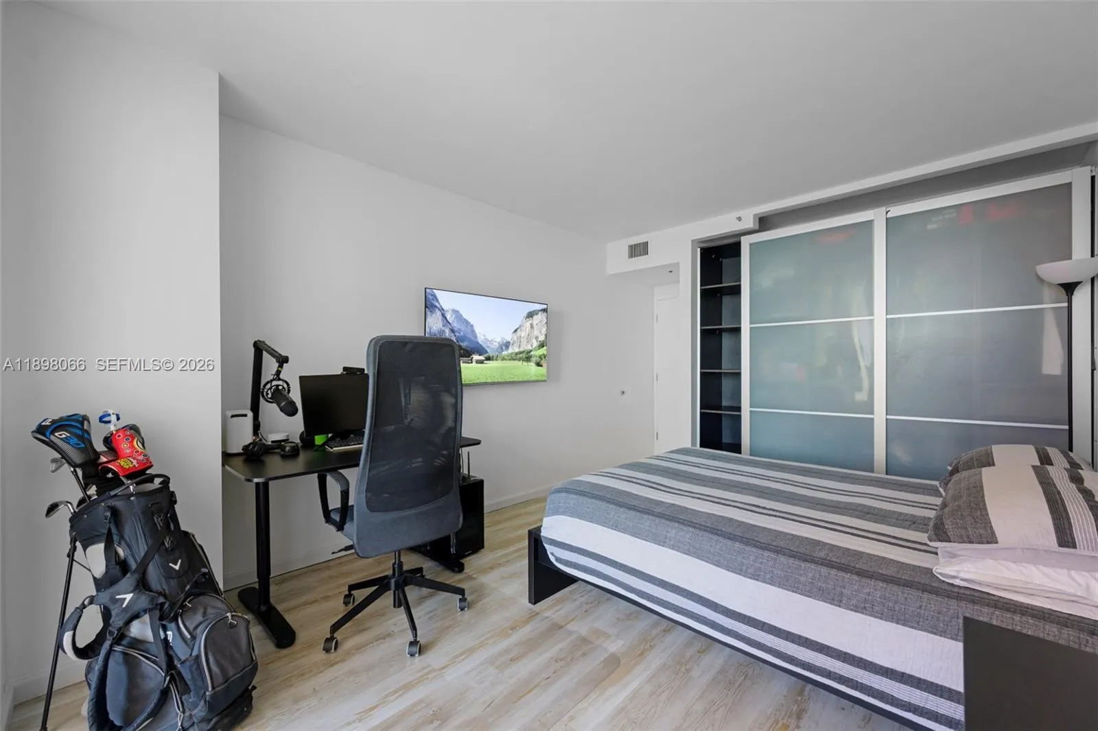 1581 Brickell Ave 2005, Miami, Florida 33129, Miami, Florida 33129, 3 Bedrooms Bedrooms, ,3 BathroomsBathrooms,Residential,For Sale,1581 Brickell Ave 2005, Miami, Florida 33129,A11898066