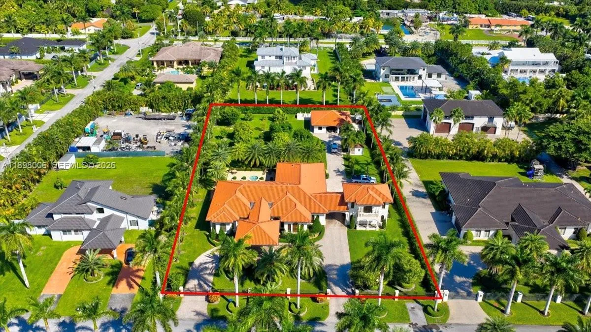 10181 Nw 131st St, Hialeah Gardens, Florida 33018, Hialeah Gardens, Florida 33018, 5 Bedrooms Bedrooms, ,4 BathroomsBathrooms,Residential,For Sale,10181 Nw 131st St, Hialeah Gardens, Florida 33018,A11898006