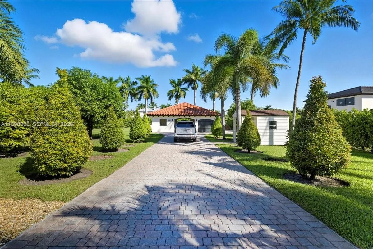 10181 Nw 131st St, Hialeah Gardens, Florida 33018, Hialeah Gardens, Florida 33018, 5 Bedrooms Bedrooms, ,4 BathroomsBathrooms,Residential,For Sale,10181 Nw 131st St, Hialeah Gardens, Florida 33018,A11898006