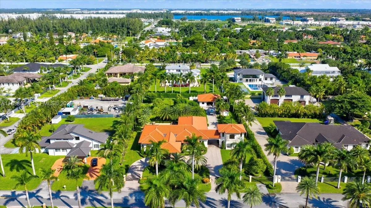 10181 Nw 131st St, Hialeah Gardens, Florida 33018, Hialeah Gardens, Florida 33018, 5 Bedrooms Bedrooms, ,4 BathroomsBathrooms,Residential,For Sale,10181 Nw 131st St, Hialeah Gardens, Florida 33018,A11898006