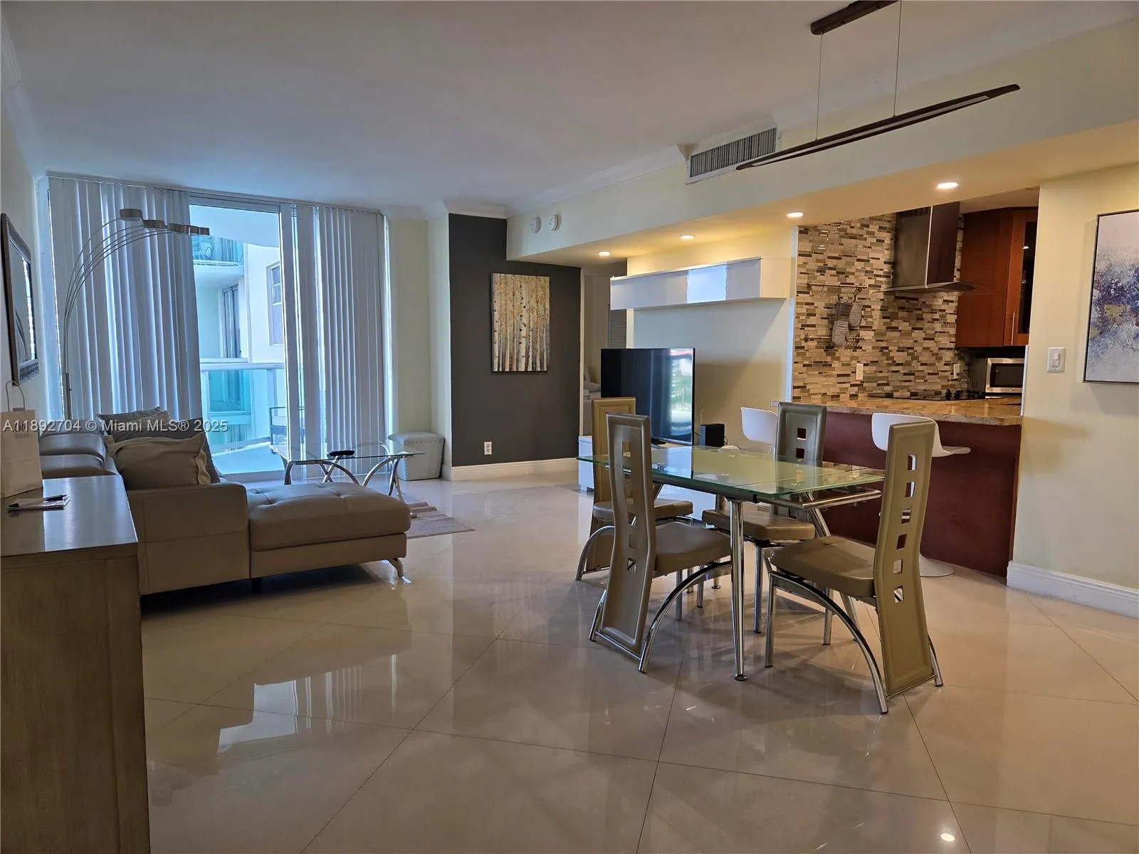 3901 S Ocean Dr 8s, Hollywood, Florida 33019, Hollywood, Florida 33019, 1 Bedroom Bedrooms, ,1 BathroomBathrooms,Residential,For Sale,3901 S Ocean Dr 8s, Hollywood, Florida 33019,A11892704