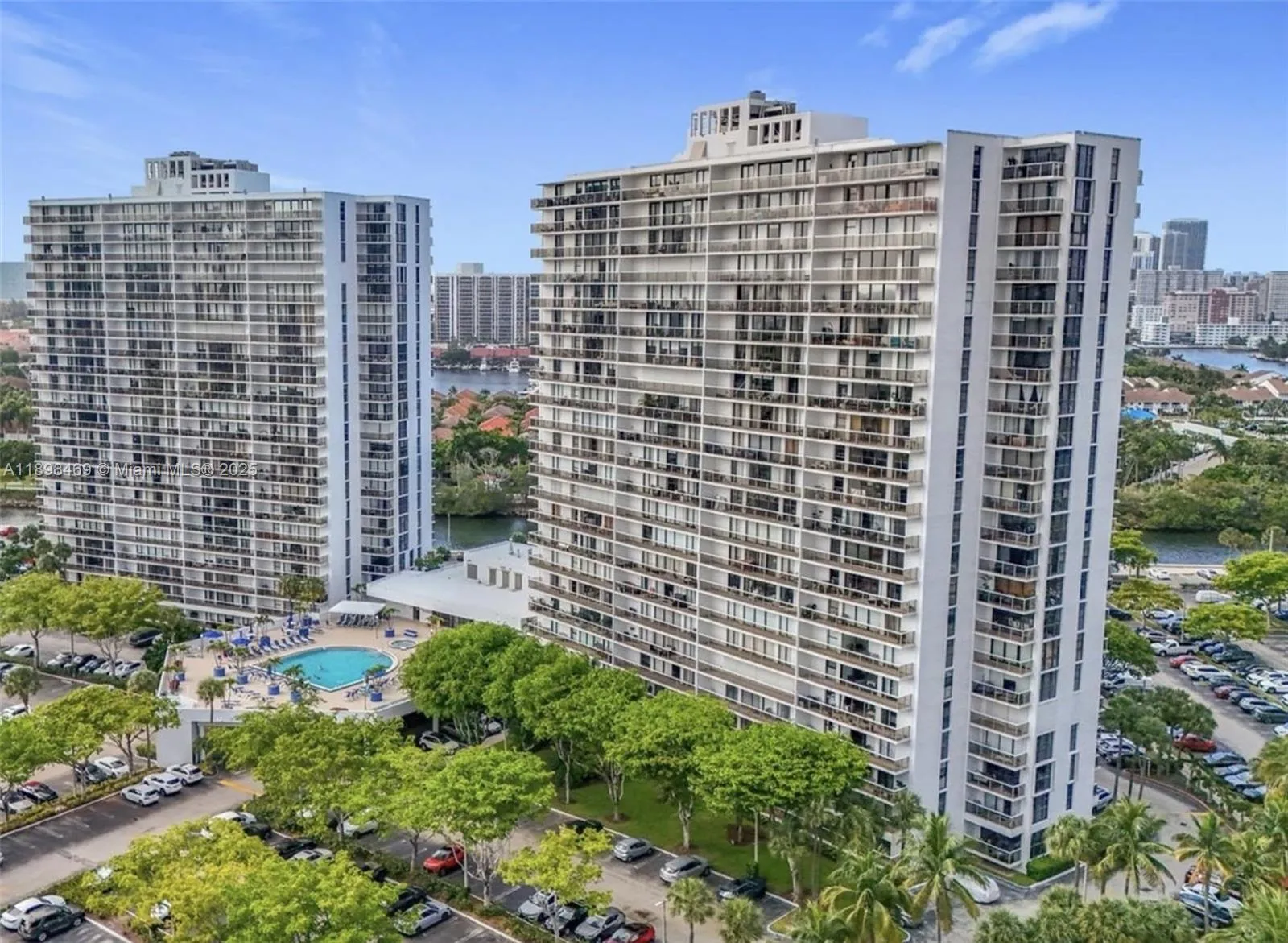 3731 N Country Club Dr 129, Aventura, Florida 3318, Aventura, Florida 33180, 2 Bedrooms Bedrooms, ,2 BathroomsBathrooms,Residential,For Sale,3731 N Country Club Dr 129, Aventura, Florida 3318,A11898469