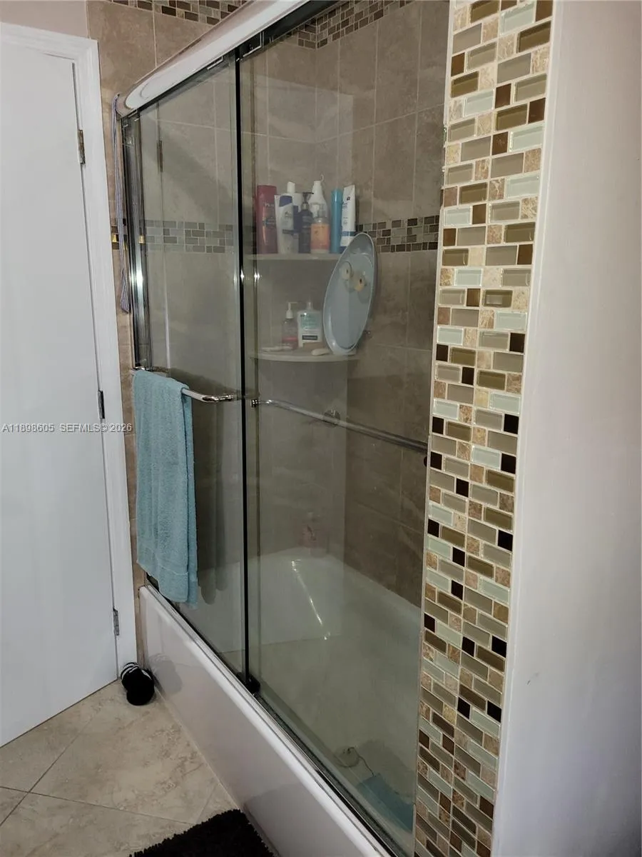 South Miami, Florida 33143, 4 Bedrooms Bedrooms, ,3 BathroomsBathrooms,Residential Lease,For Rent,A11898605