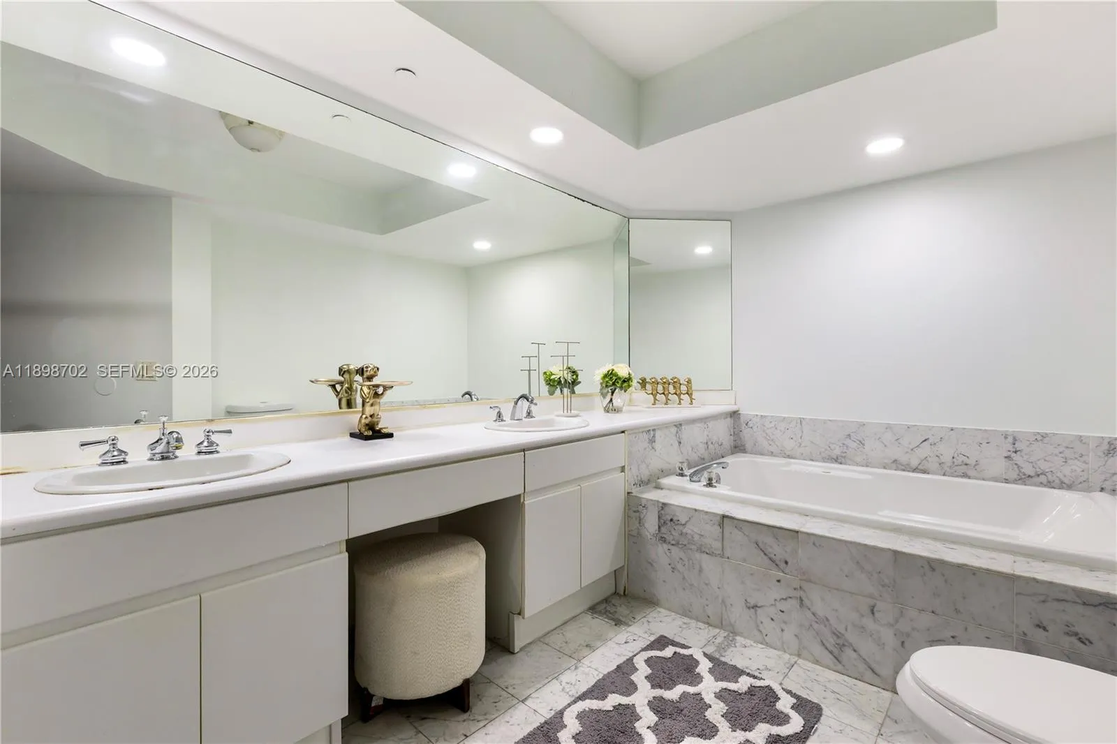 Sunny Isles Beach, Florida 33160, 2 Bedrooms Bedrooms, ,2 BathroomsBathrooms,Residential Lease,For Rent,A11898702