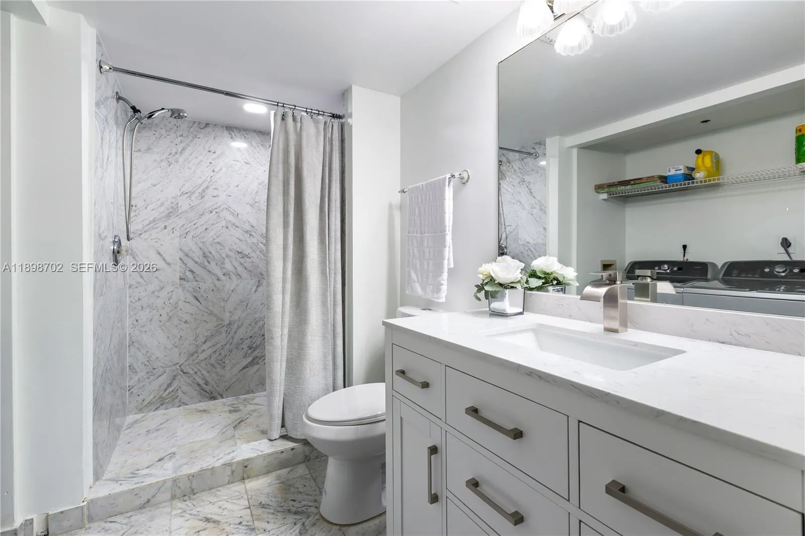 Sunny Isles Beach, Florida 33160, 2 Bedrooms Bedrooms, ,2 BathroomsBathrooms,Residential Lease,For Rent,A11898702