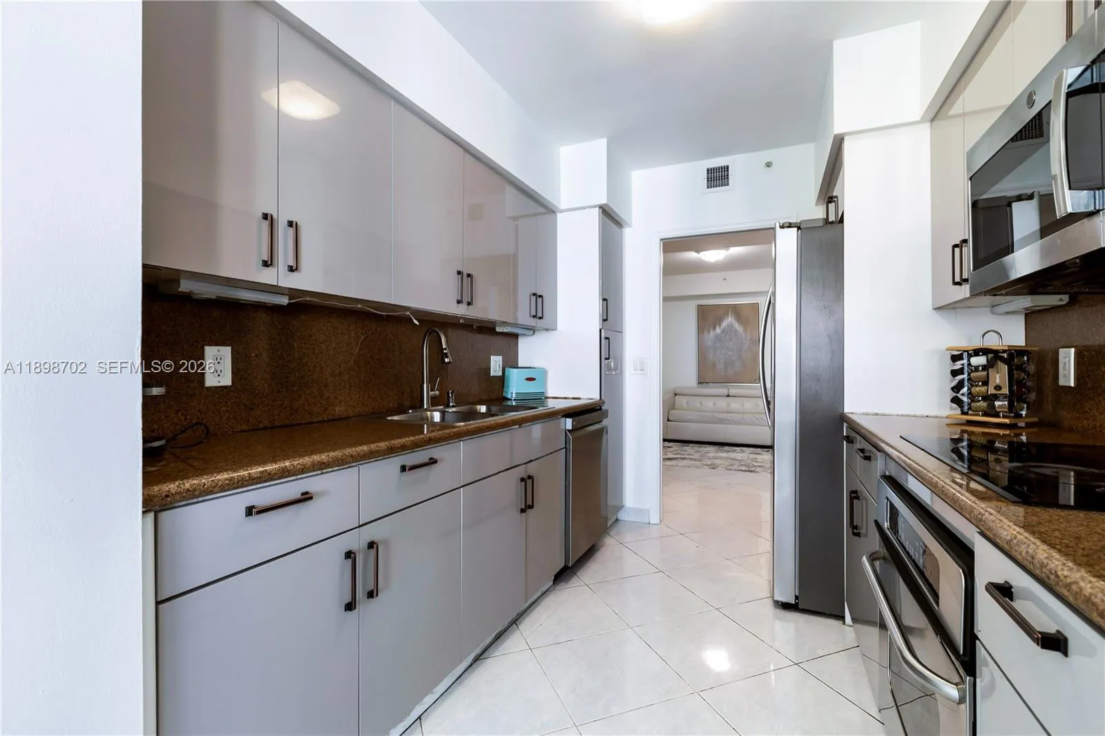 Sunny Isles Beach, Florida 33160, 2 Bedrooms Bedrooms, ,2 BathroomsBathrooms,Residential Lease,For Rent,A11898702
