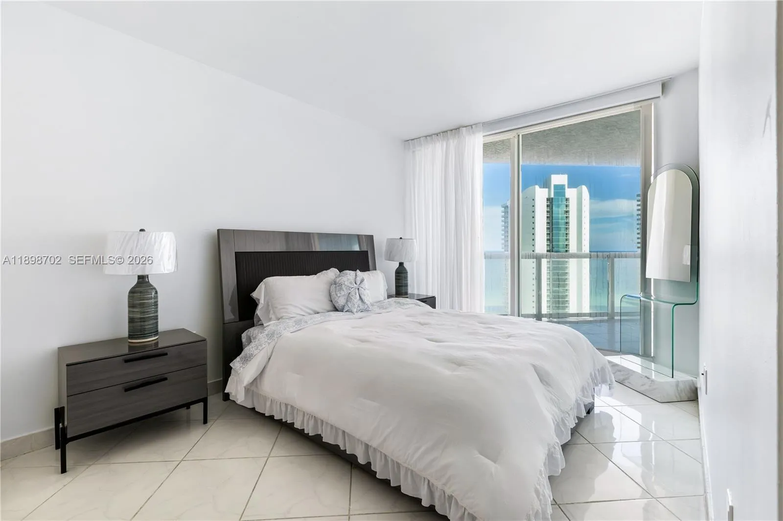 Sunny Isles Beach, Florida 33160, 2 Bedrooms Bedrooms, ,2 BathroomsBathrooms,Residential Lease,For Rent,A11898702