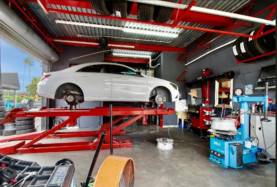 2692 Palm Ave, Hialeah, Florida 33010, Hialeah, Florida 33010, ,Commercial Sale,For Sale,2692 Palm Ave, Hialeah, Florida 33010,A11898005