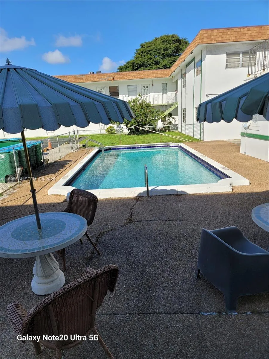 2219 Polk St 5a, Hollywood, Florida 33020, Hollywood, Florida 33020, 1 Bedroom Bedrooms, ,1 BathroomBathrooms,Residential,For Sale,2219 Polk St 5a, Hollywood, Florida 33020,A11898614