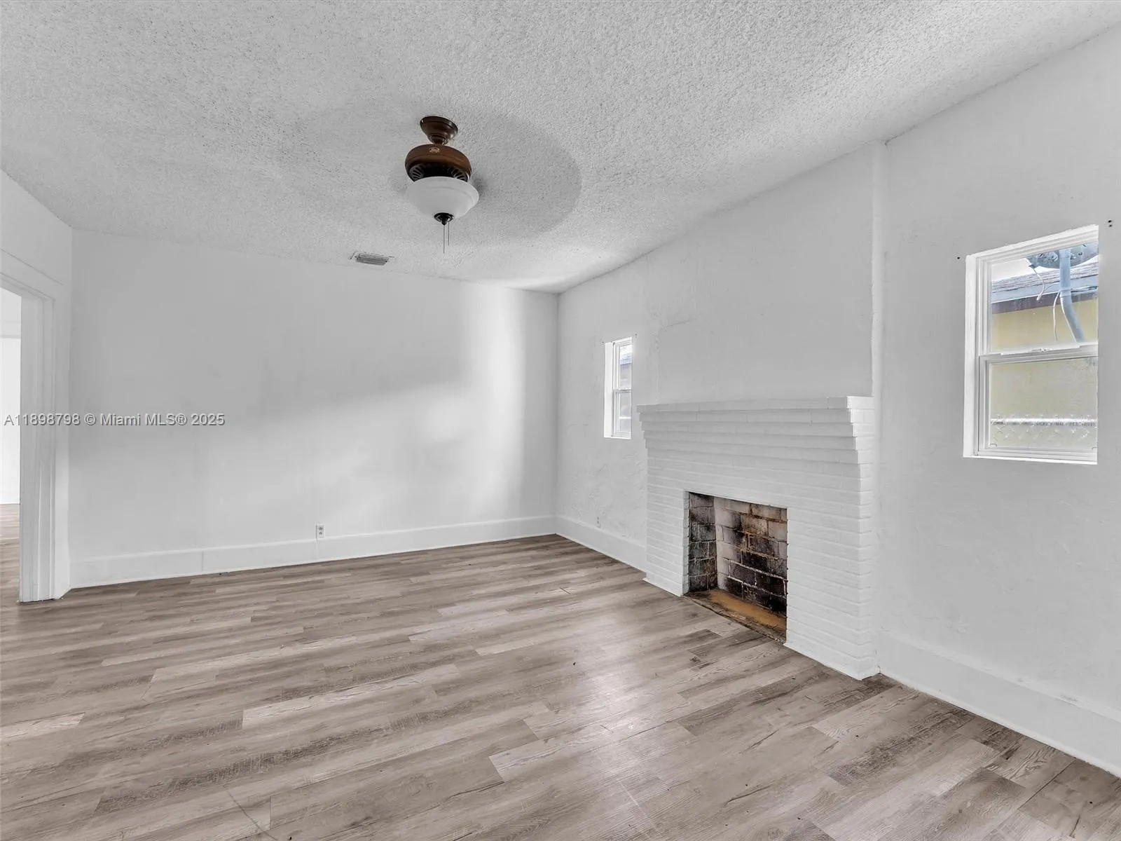 1932 Dewey St, Hollywood, Florida 33020, Hollywood, Florida 33020, ,Residential Income,For Sale,1932 Dewey St, Hollywood, Florida 33020,A11898798