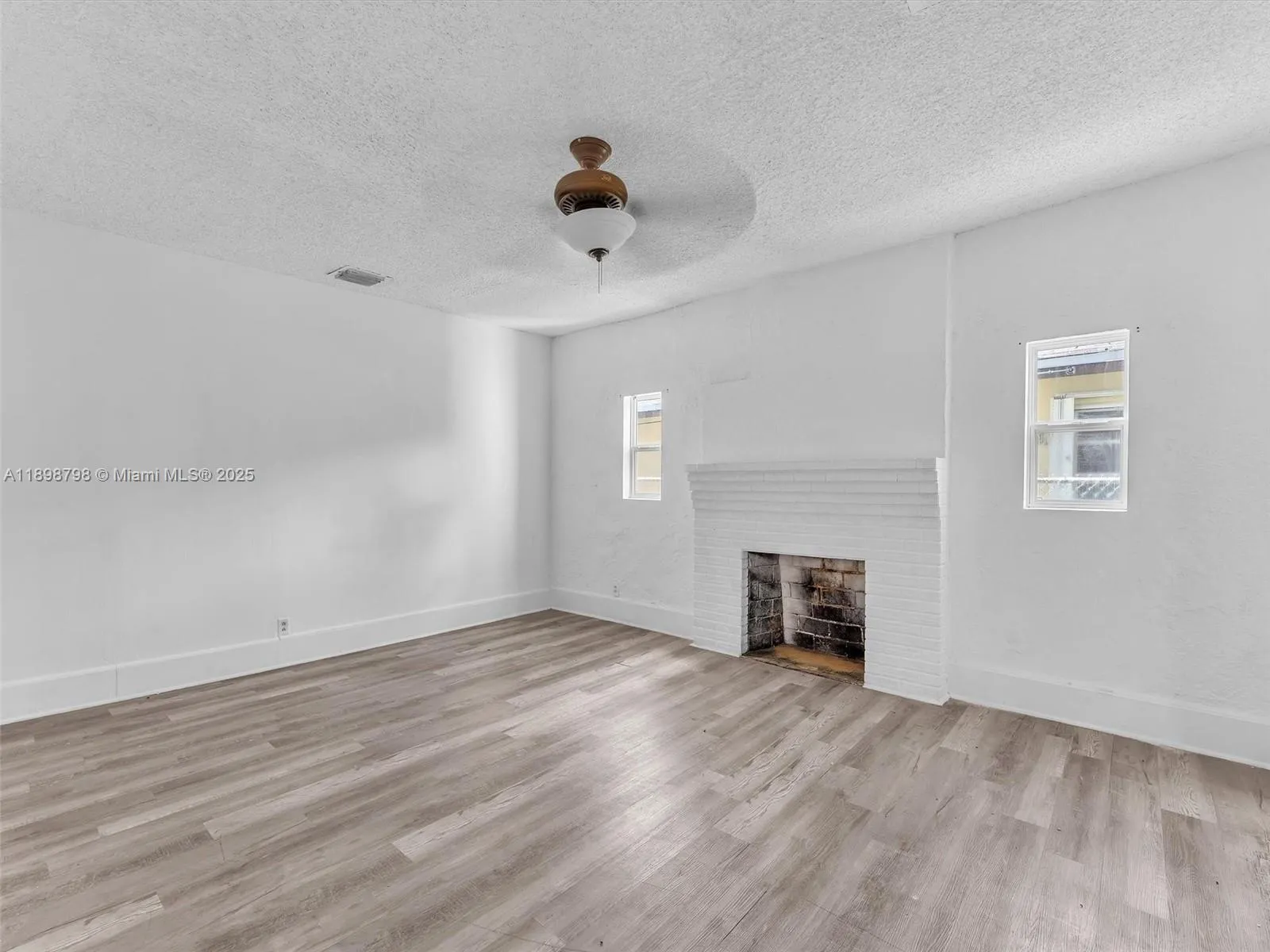 1932 Dewey St, Hollywood, Florida 33020, Hollywood, Florida 33020, ,Residential Income,For Sale,1932 Dewey St, Hollywood, Florida 33020,A11898798