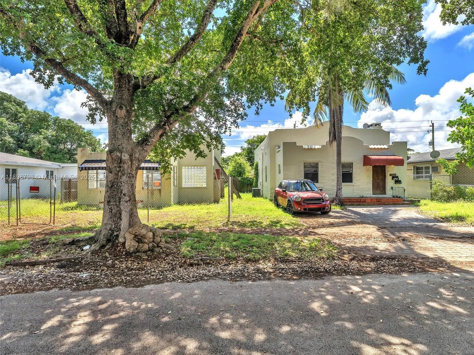 1932 Dewey St, Hollywood, Florida 33020, Hollywood, Florida 33020, ,Residential Income,For Sale,1932 Dewey St, Hollywood, Florida 33020,A11898798
