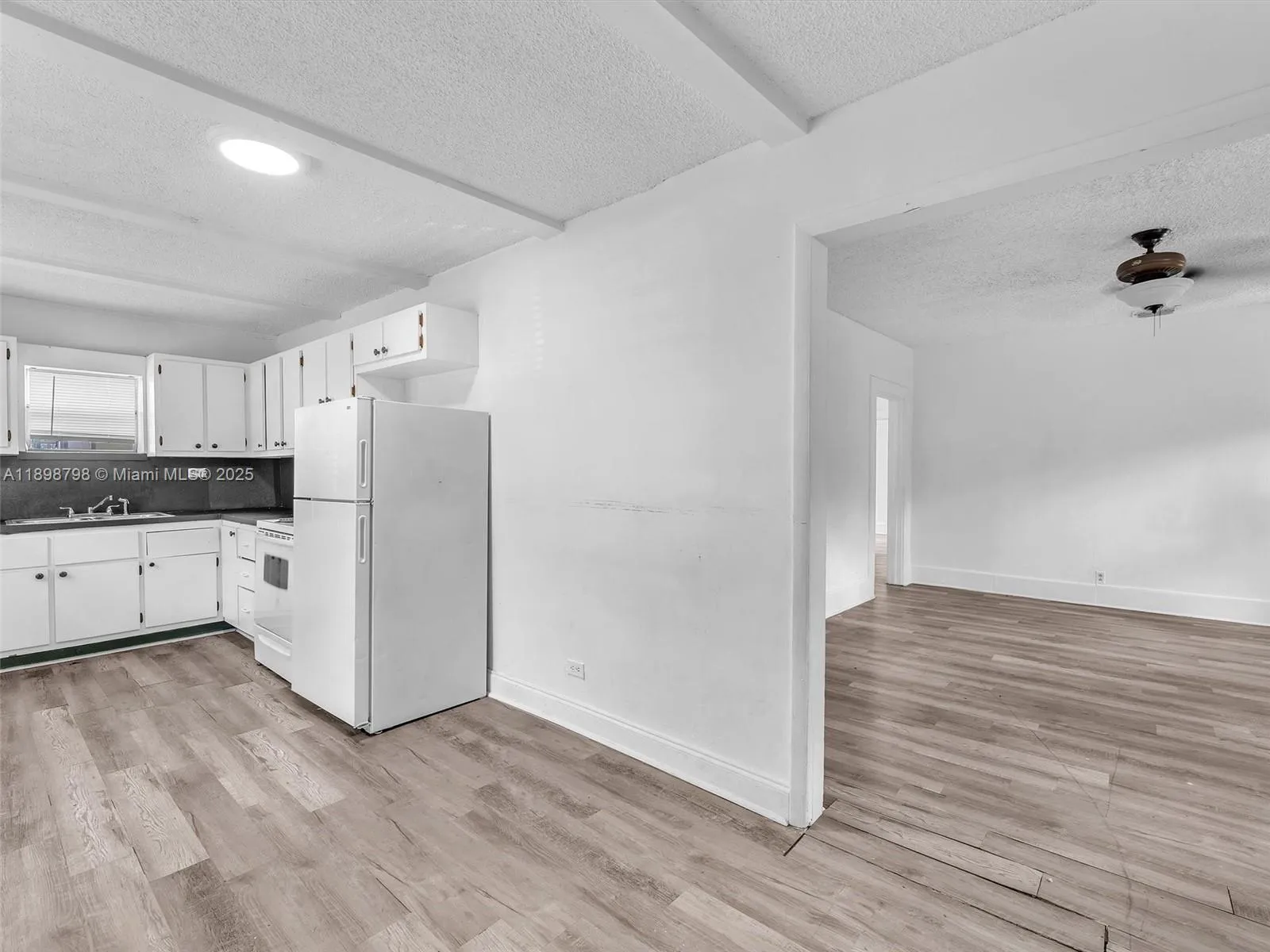 1932 Dewey St, Hollywood, Florida 33020, Hollywood, Florida 33020, ,Residential Income,For Sale,1932 Dewey St, Hollywood, Florida 33020,A11898798