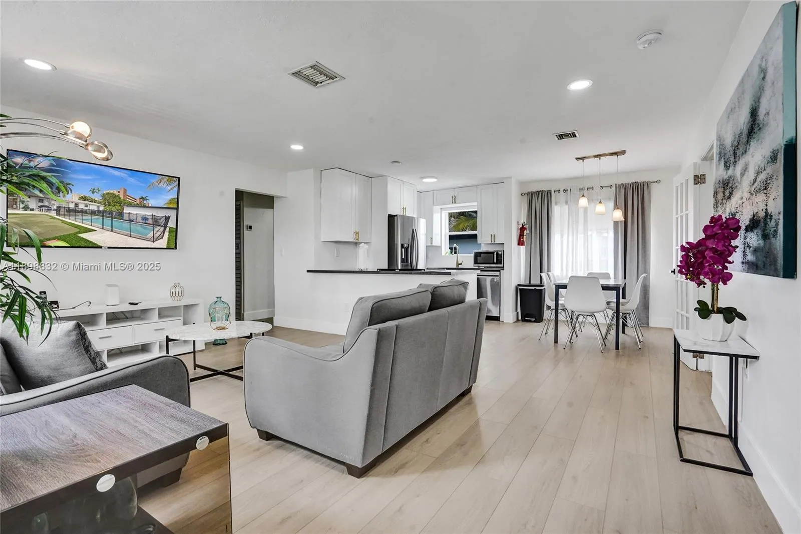 1124 Ne 6th St, Hallandale Beach, Florida 33009, Hallandale Beach, Florida 33009, 3 Bedrooms Bedrooms, ,2 BathroomsBathrooms,Residential,For Sale,1124 Ne 6th St, Hallandale Beach, Florida 33009,A11898832