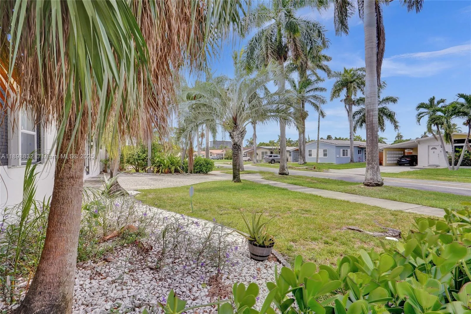 1124 Ne 6th St, Hallandale Beach, Florida 33009, Hallandale Beach, Florida 33009, 3 Bedrooms Bedrooms, ,2 BathroomsBathrooms,Residential,For Sale,1124 Ne 6th St, Hallandale Beach, Florida 33009,A11898832
