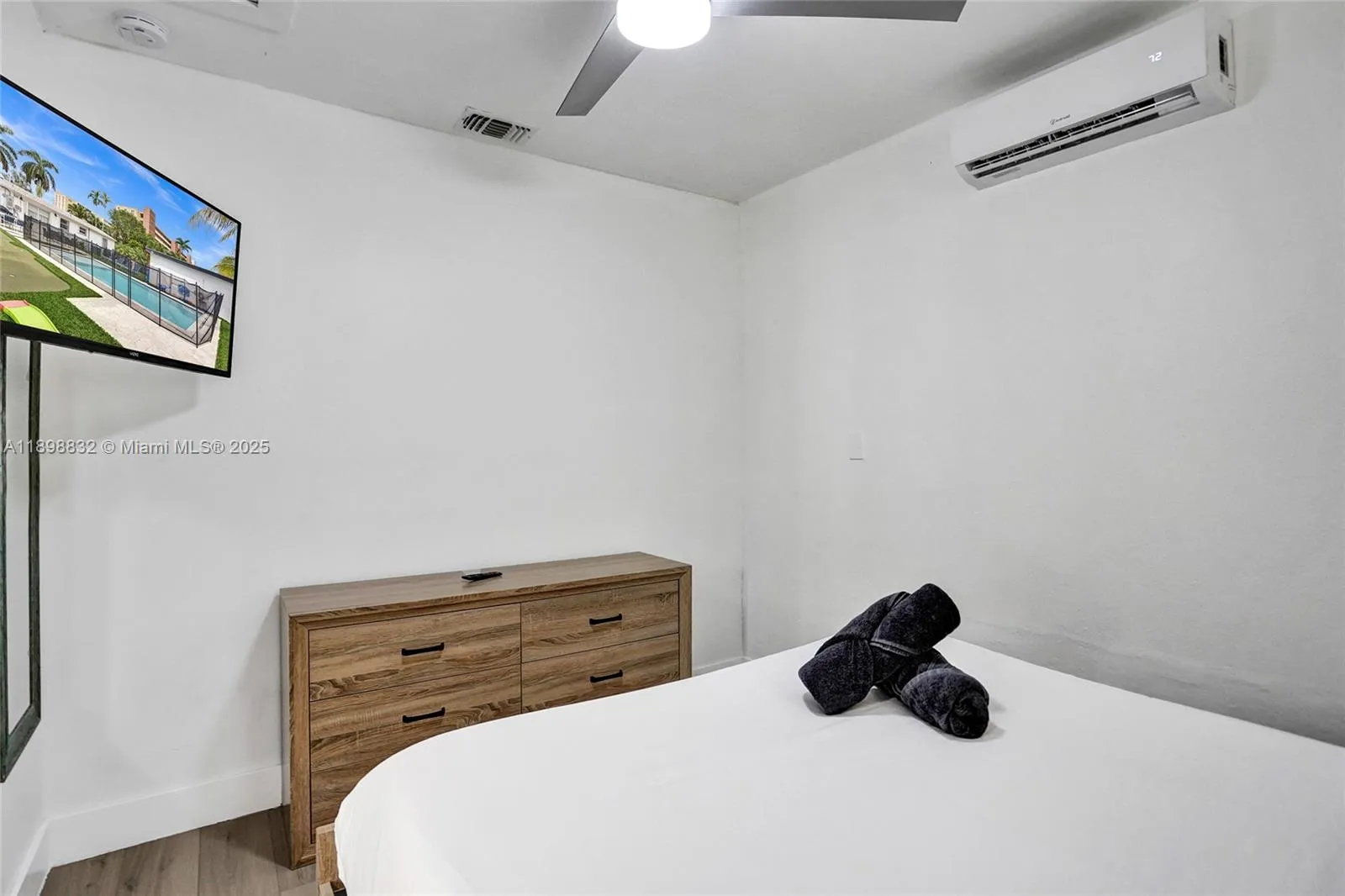 1124 Ne 6th St, Hallandale Beach, Florida 33009, Hallandale Beach, Florida 33009, 3 Bedrooms Bedrooms, ,2 BathroomsBathrooms,Residential,For Sale,1124 Ne 6th St, Hallandale Beach, Florida 33009,A11898832