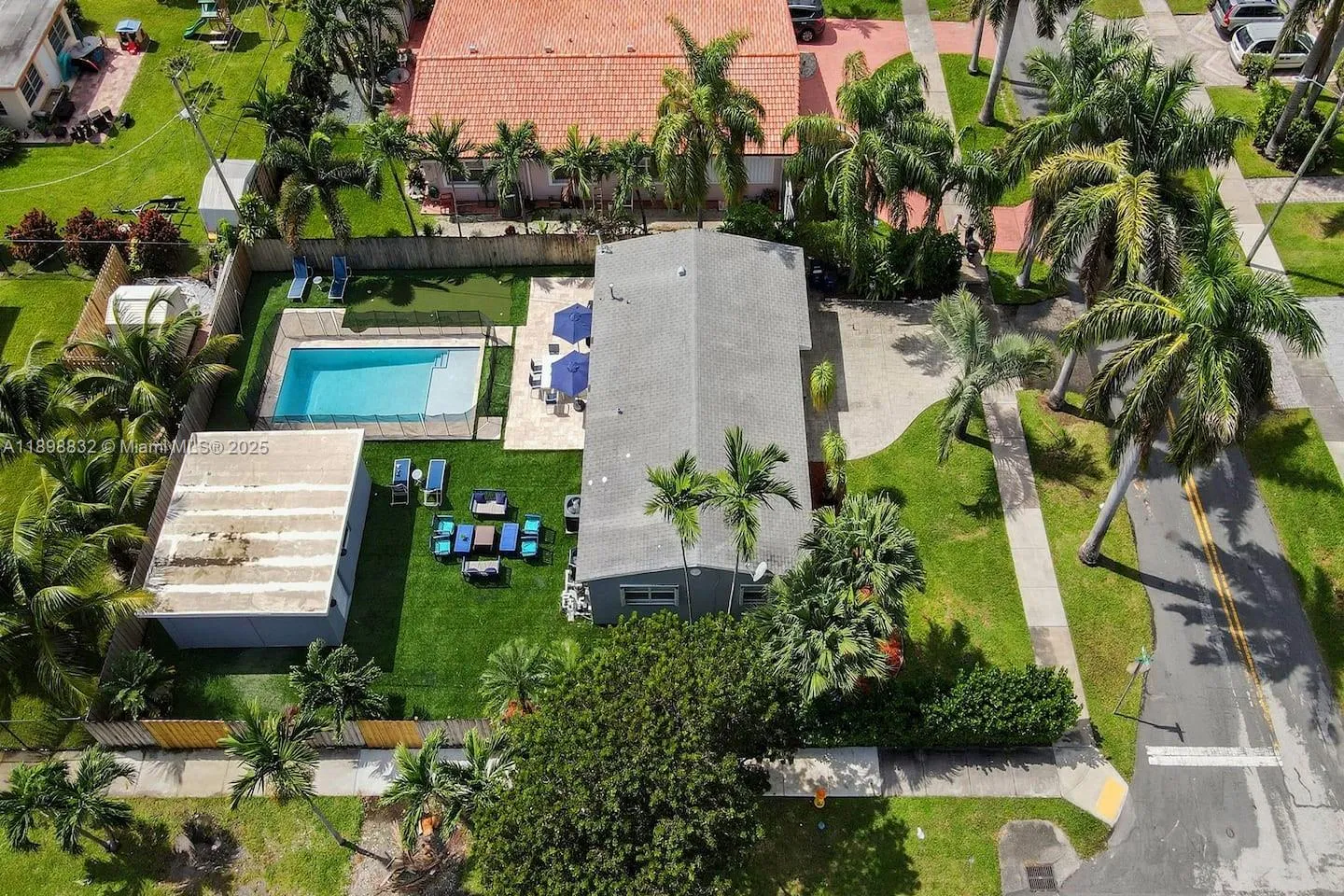 1124 Ne 6th St, Hallandale Beach, Florida 33009, Hallandale Beach, Florida 33009, 3 Bedrooms Bedrooms, ,2 BathroomsBathrooms,Residential,For Sale,1124 Ne 6th St, Hallandale Beach, Florida 33009,A11898832