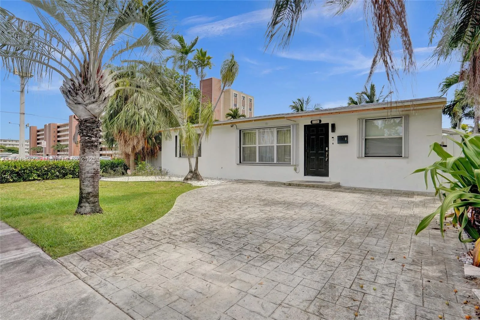 1124 Ne 6th St, Hallandale Beach, Florida 33009, Hallandale Beach, Florida 33009, 3 Bedrooms Bedrooms, ,2 BathroomsBathrooms,Residential,For Sale,1124 Ne 6th St, Hallandale Beach, Florida 33009,A11898832
