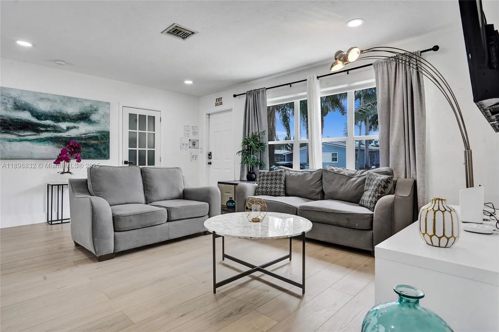 1124 Ne 6th St, Hallandale Beach, Florida 33009, Hallandale Beach, Florida 33009, 3 Bedrooms Bedrooms, ,2 BathroomsBathrooms,Residential,For Sale,1124 Ne 6th St, Hallandale Beach, Florida 33009,A11898832