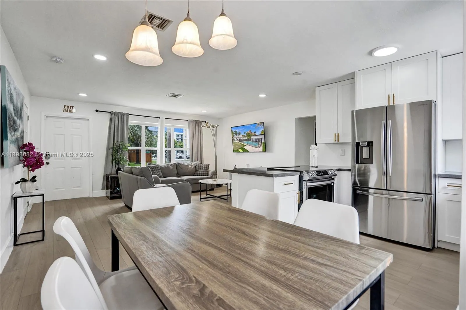 1124 Ne 6th St, Hallandale Beach, Florida 33009, Hallandale Beach, Florida 33009, 3 Bedrooms Bedrooms, ,2 BathroomsBathrooms,Residential,For Sale,1124 Ne 6th St, Hallandale Beach, Florida 33009,A11898832